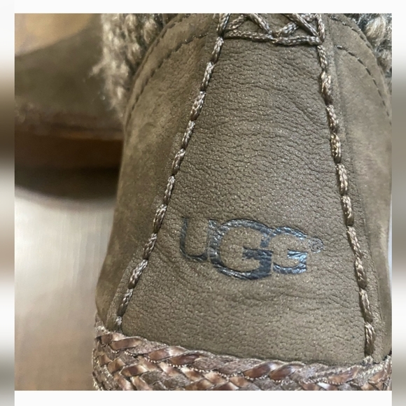 Ugg Australian Lyza grey boots -reposhed from @fashionista6869/Mary Beth E - Picture 3 of 8